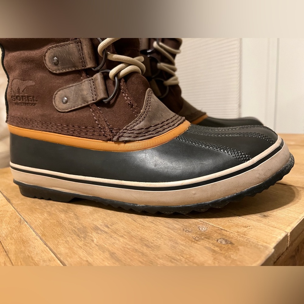 Sorel Brown Winter Boots lightly worn - Picture 3 of 10